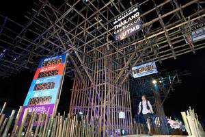 BIB: 2021, 3166
                            <button type="button" onclick="openModal(15981231)" class="btn btn-primary btn-sm float-right btn-popup" data-toggle="modal" data-target=".modal-high-quality">
                        <i class="fas fa-shopping-cart"></i> Add to Cart
                    </button>
                                            <button type="button" onclick="isThisMe(15981231, true)" class="btn btn-success btn-sm float-right btn-popup btn-isme hidden" data-toggle="tooltip" data-placement="bottom" title="นี่คือรูปของคุณใช่ไหม คลิกที่นี่เพื่อเอาเข้าอัลบั้ม">
                        <i class="fas fa-plus"></i> Add to album
                    </button>
                    <button type="button" onclick="isThisMe(15981231, false)" class="btn btn-warning btn-sm float-right btn-popup btn-isnotme hidden">
                        <i class="fas fa-ban"></i> Remove from album
                    </button>